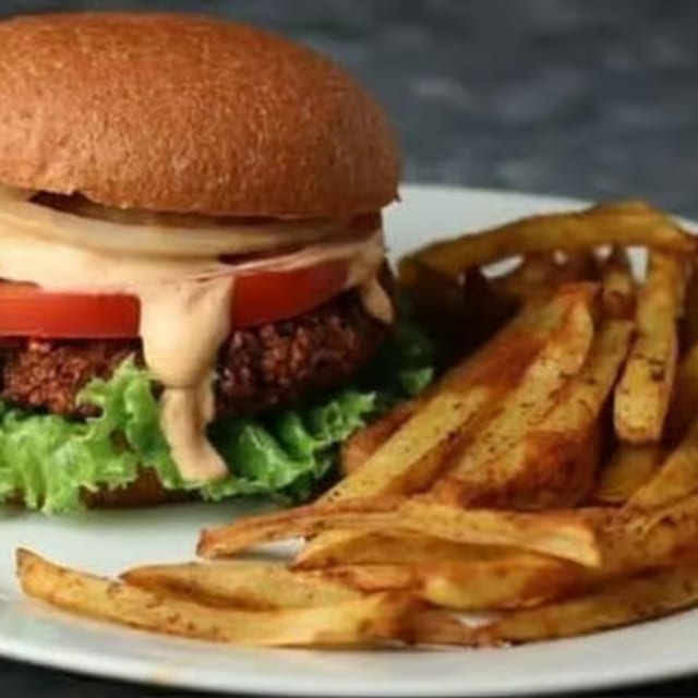 Cheeseburger with Fries.
